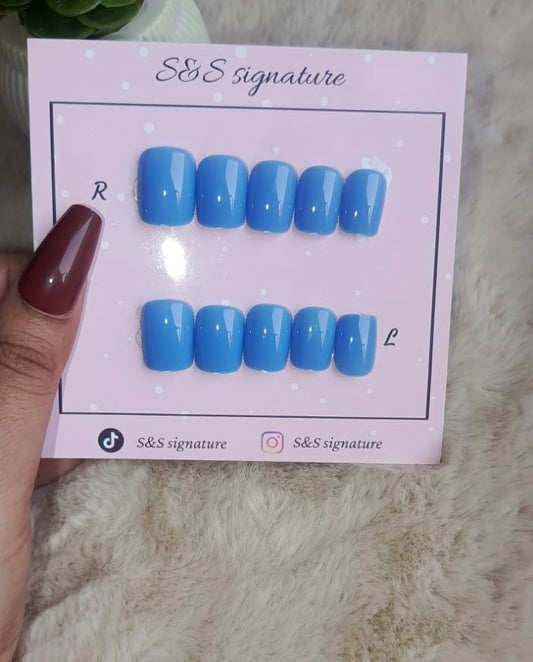 Bright Blue Gloss – Press-On Nails