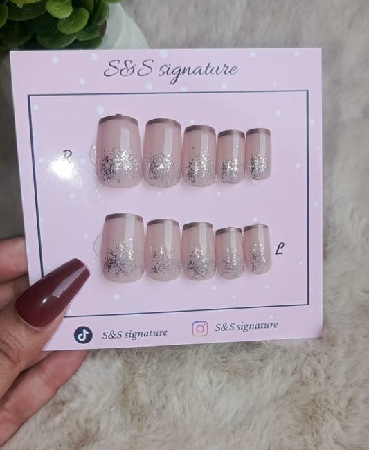 ✨ Nude Silver Sparkle – Press-On Nails ✨