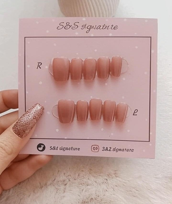 ✨ Soft Nude Gloss – Press-On Nails ✨